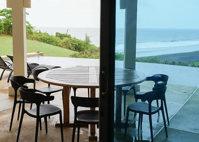 Villa Beachfront Bliss Steps To The