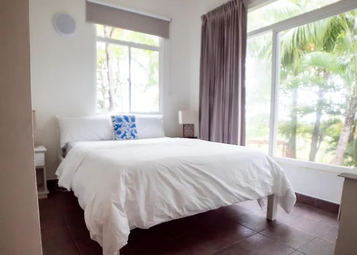 Villa Beachfront Bliss Steps To The