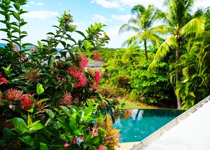 Villa Beachfront Bliss Steps To The *